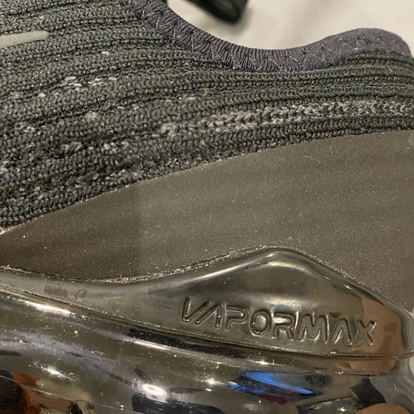 NIKE VAPORMAX FLYKNIT 3 RUNNING SHOES - Picture 4 of 10